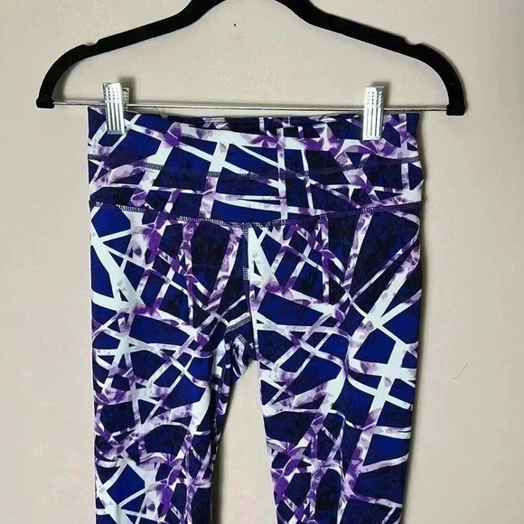 Athleta Floral Geometric Sonar Capri Blue Purple Leggings Womens Size XS - Picture 3 of 15